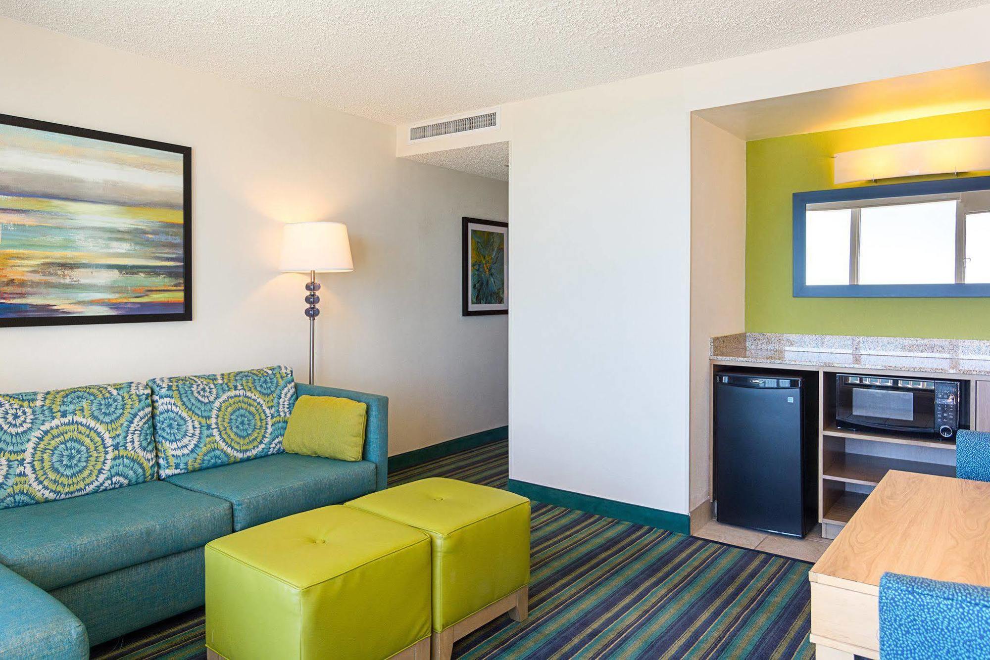 Comfort Suites Beachfront Virginia Beach Exterior foto